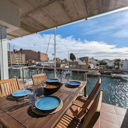 Apartment En Vistas Al Canal